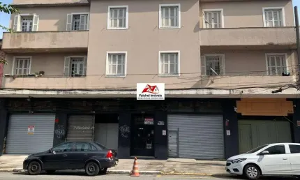 Prédio de 1.500m² de área construída. com 04 armazéns de 200m cada mais 8 aptos de 98m² cada, há 250m do Metro Belém por 6.500.000,00 - Belenzinho/SP
