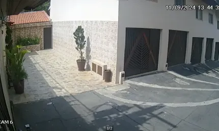 Sobrado no Jaraguá em condomínio com 2 Dormitórios e 2 vagas