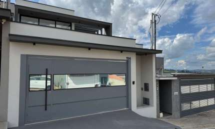 Imperdível Casa à Venda em Bragança Paulista-SP, Condomínio Villa Verde: 3 quartos, 1 suíte, 2 salas, 2 vagas, 135,00 m².