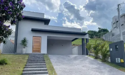 Casa em Condomínio à Venda em Bragança Paulista-SP  3 Quartos, 1 Suíte, 2 Salas  Condomínio Villa Real de Bragança