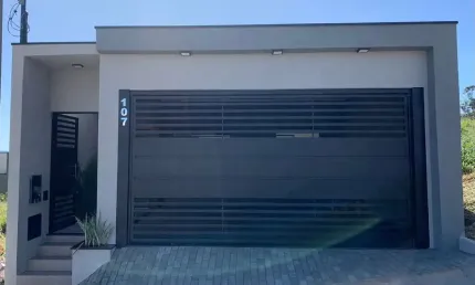 Casa com 3 quartos à venda na rua pintassilgo, 107, condomínio villa verde bragança, bragança paulista, 108 m2 por r$ 550.000