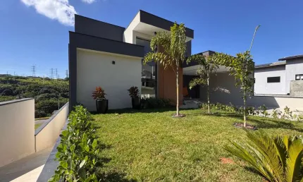 Casa de Luxo à Venda em Condomínio Exclusivo em Bragança Paulista-SP: 3 Quartos, 3 Suítes, 4 Vagas, 245m²