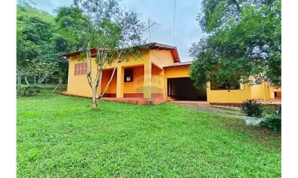 Exclusividade e conforto no bairro Tarumã, Viamão: casa estilo campo ampla, ideal para moradia ou investimento.
