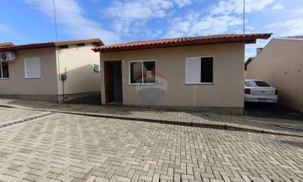 Casa de 2 dormitórios com vaga de garagem no Condominio Quinta da Figueira Viamão!