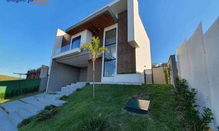 Casa para vender no condomínio Alphaville II com 386m².