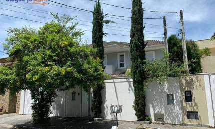Casa à venda no Jardim Esplanada II em São José dos Campos/SP com 250 m²