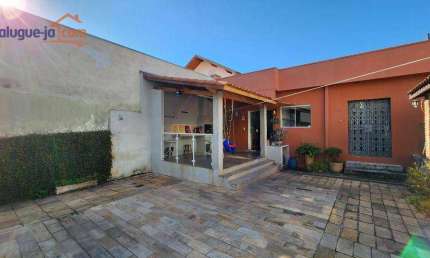 Casa à venda no Jardim Apolo em São José dos Campos, SP com 150 m².