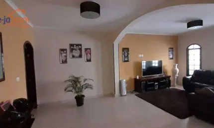 Sobrado com 3 quartos à venda, 240 m²  - Parque Itamarati - Jacareí/SP