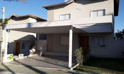 Sobrado à Venda em condomínio fechado no Urbanova com 4 quartos e 265m²