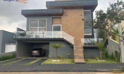 Casa à venda no Condomínio Terras do Vale em Caçapava com 235 m²