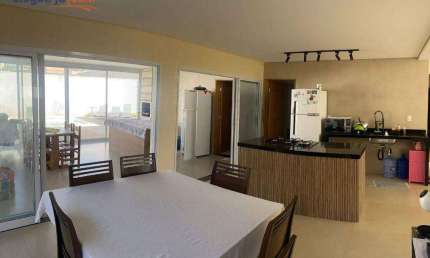 Casa para Alugar ou Vender Condomínio Ecopark Bourbon com 3 suítes e 218 metros.