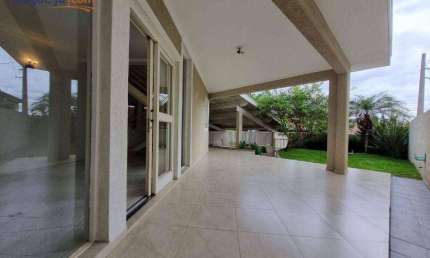 Casa à Venda em Condominio fechado no Urbanova com 3 quartos e 252 metros.