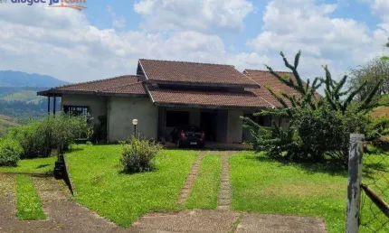 Casa à venda em condomínio fechado no bairro dos freitas com 420 metros.