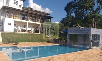 Imponente mansão de 5 suítes na Chácara Residencial Paraíso Marriot em Itu-SP: Luxo e Conforto em 800m²!