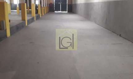 Barracão Comercial para Locação em Itu-SP, Vila Bandeirantes: 1 Sala, 2 Banheiros, 4 Vagas e 900m² de Área.