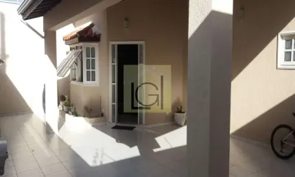 Imperdível: Casa à venda em Itu-SP, Jardim Oliveira, 3 quartos, 1 suíte, 3 salas, 3 vagas, 190,40 m² de área.