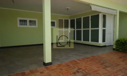 Imperdível oportunidade: Casa à venda em Itu-SP, Parque Residencial Presidente Médici, 6 quartos, 1 suíte, 1 sala, 3 banheiros, 4 vagas de garagem, 250,60 m².