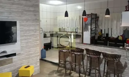 Imperdível Casa à Venda em Itu-SP, Parque São Camilo  3 Quartos, 1 Banheiro, 2 Vagas de Garagem, 90m² de Área.