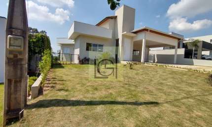 Luxuosa casa em condomínio à venda em Salto-SP, bairro Itapecerica: 3 quartos, 3 suítes, 1 sala, 4 banheiros, 6 vagas de garagem, 300m².
