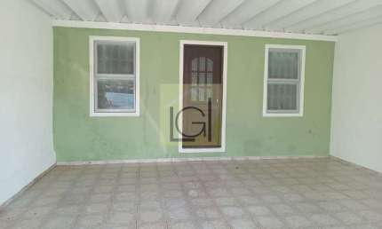 Imperdível: Casa à venda em Itu-SP, Jardim Aeroporto I - 2 quartos, 1 sala, 1 banheiro, 2 vagas de garagem, 127,00 m² de área.