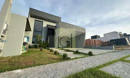 Imperdível oportunidade: Casa em condomínio à venda em Salto-SP, Vila Nova! 3 quartos, 1 suíte, sala, 3 vagas e 175m².