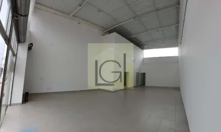 Salão Comercial para Locação em Itu-SP: 2 Salas, 3 Banheiros, 3 Vagas de Garagem, 160m² de Área no Itu Novo Centro.