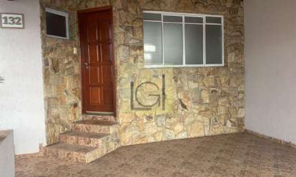 Imperdível oportunidade de casa à venda em Itu-SP, bairro São Luiz! 3 quartos, 1 suíte, 2 salas, 4 banheiros, 2 vagas, 206m²!