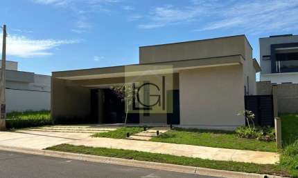 Casa em Condomínio de Luxo à Venda em Salto-SP, no Residencial Lagos D'icaraí: 3 Quartos, 1 Suíte, 3 Salas, 4 Banheiros, 2 Vagas, 171m².