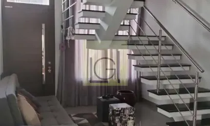 Residência de alto padrão em condomínio fechado no Jardim São José, Itu-SP: 3 quartos, 2 suítes, 2 salas, 2 banheiros, 4 vagas, 231m².