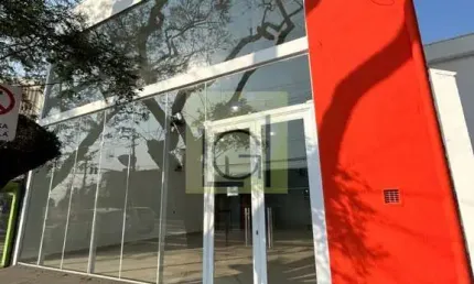 Salão Comercial de Alto Padrão para Locação em Itu-SP, na Vila Nova: 1 Sala, 2 Banheiros, 145m² de Área Privativa