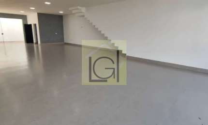 Excelente oportunidade de locação de sala comercial em Itu Novo Centro, com 1 sala, 1 banheiro, 2 vagas de garagem e 130m² de área.