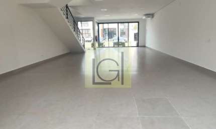 Salão comercial para locação em Itu-SP, no bairro Itu Novo Centro: 2 salas, 2 banheiros, 2 vagas de garagem, 275m² de área.