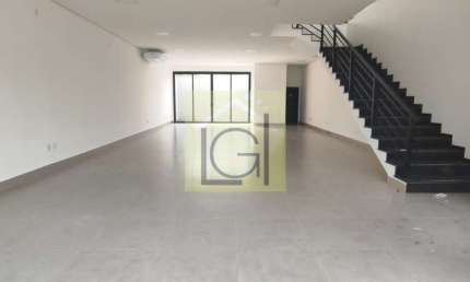 Salão comercial para locação em Itu-SP, no bairro Itu Novo Centro: 2 salas, 2 banheiros, 2 vagas de garagem, 275m² de área.