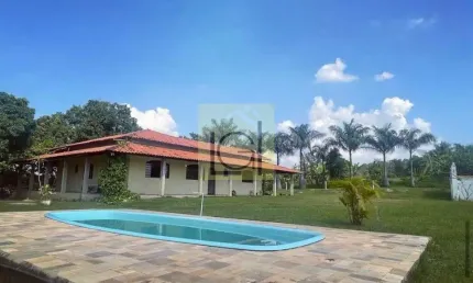 Aluguel de Chácara de em Porto Feliz - SP, Bairro Gramado: 4 Quartos, 2 Salas, 2 Banheiros, 10 Vagas, 245m². Confira!