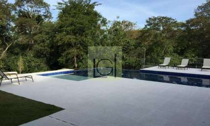 Maravilhoso sobrado de 6 suítes em condomínio exclusivo em Itu-SP, na Fazenda Vila Real, com 471,26 m² de área e 4 vagas de garagem.