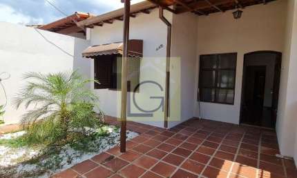 Imperdível casa à venda em Itu-SP, bairro Liberdade: 3 quartos, 1 suíte, 1 sala, 2 banheiros, 1 vaga de garagem, 88m².