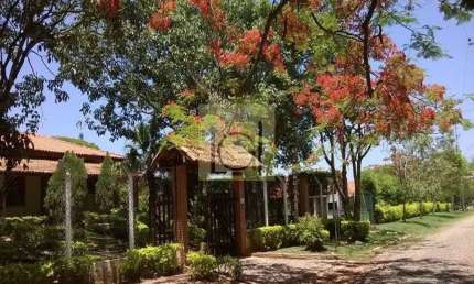 Chácara à venda em Itu-SP, Bairro Chácara Carolina: 6 quartos, 1 suíte, 3 salas, 5 banheiros, 2 vagas, 540m². Venha conferir!
