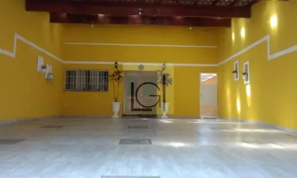 Casa à venda em Itu-SP, bairro São Luiz: 4 quartos, 1 suíte, 2 salas, 4 banheiros, 6 vagas de garagem, 390m² de área. Visite agora!