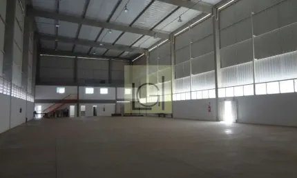 Galpão Industrial em Condomínio em Itu-SP: 3 salas, 2 banheiros, 14 vagas de garagem, 1.130 m² de área. Venha conferir!