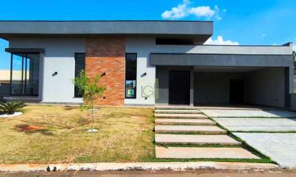 Linda casa térrea à venda em Condomínio em Itu-SP - 3 Quartos, 3 Suítes, 2 Salas e 284m² de Área