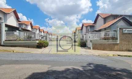 Casa à venda em Itu-SP, Parque Residencial Presidente Médici: 3 quartos, 1 suíte, 2 banheiros, 2 vagas, 107,49m². Confira!