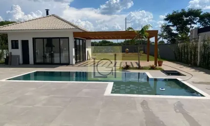 Casa de alto padrão em condomínio de luxo em Itu-SP, com 4 suítes e 415m², no Condomínio Xapada Ytu. Venha conhecer!