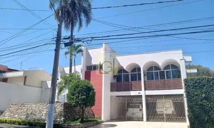 Imperdível Casa à Venda em Itu-SP, Bairro Brasil: 4 Quartos, 1 Suíte, 4 Salas, 4 Vagas e 304m² de Área!
