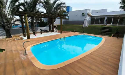 Casa para locação em itu-sp: imóvel de alto padrão com 3 quartos, 3 suítes e 258m² no condomínio residencial santa monica.