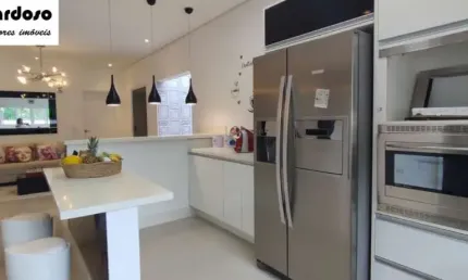 Casa térrea no condomínio de luxo monte rey ville com 347 m²