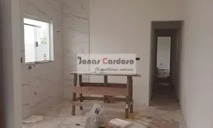 Casa terrea saindo forno a venda na Vila Pomar, com 2 quartos sendo 1 suíte, sala e cozinha conceito aberto, por R$: 350 mil. Mogi das Cruzes