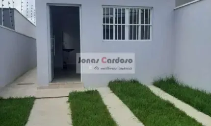 Casa térrea na Vila Suissa, 101m², aceita financiamento, 3 quartos, sala e cozinha conceito aberto, salão gourmet com WC. R$: 580 mil. Mogi das Cruzes