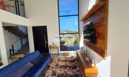 Casa no Condomínio Arujá Hills III, 3 quartos, sendo 2 suítes, uma suíte máster com closet,  piscina com borda infinita, Por R$: 3.000.000 em Arujá