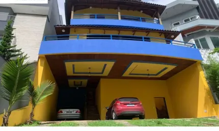 Casa de luxo no cond. aruã: 4 quartos, 3 suítes, 3 salas, 4 banheiros, 10 vagas e vista privilegiada, por r$1.700.000 em mogi das cruzes-sp.