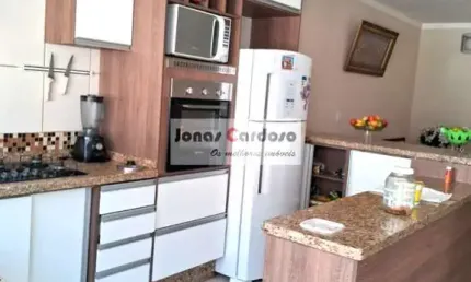 Casa para venda na vila suissa, com 3 quartos, aceita financiamento, espaço gourmet conta com churrasqueira, por apenas r$:800 mil. mogi das cruzes .
